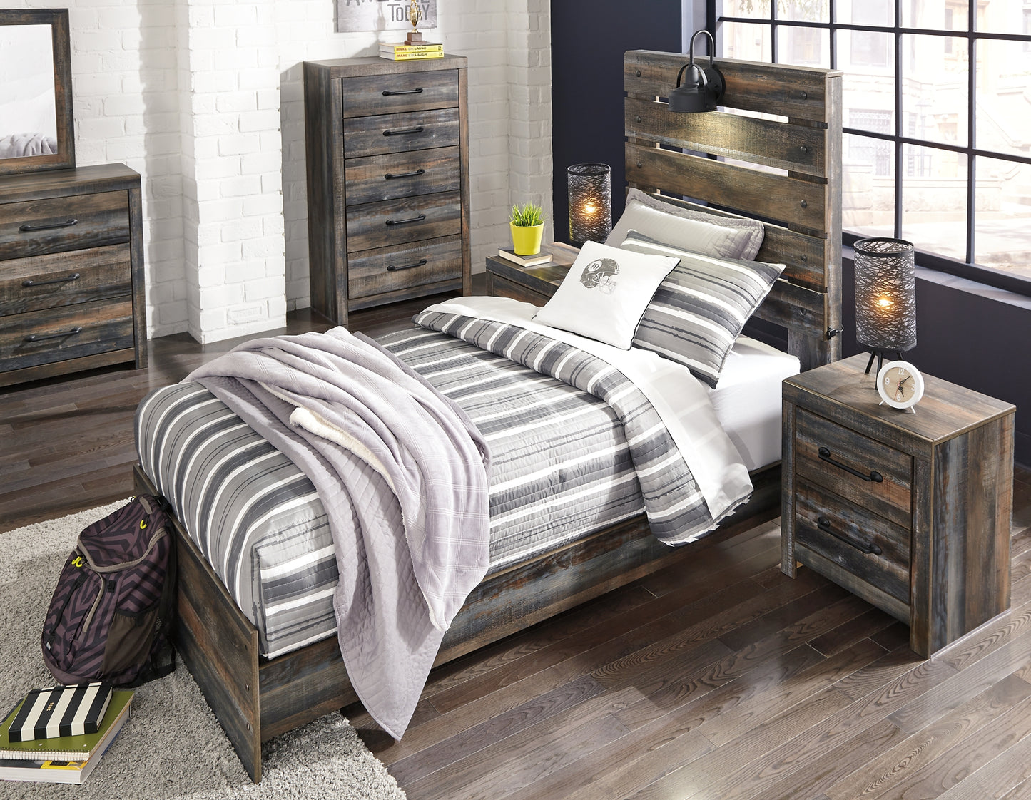 Drystan Panel Bed