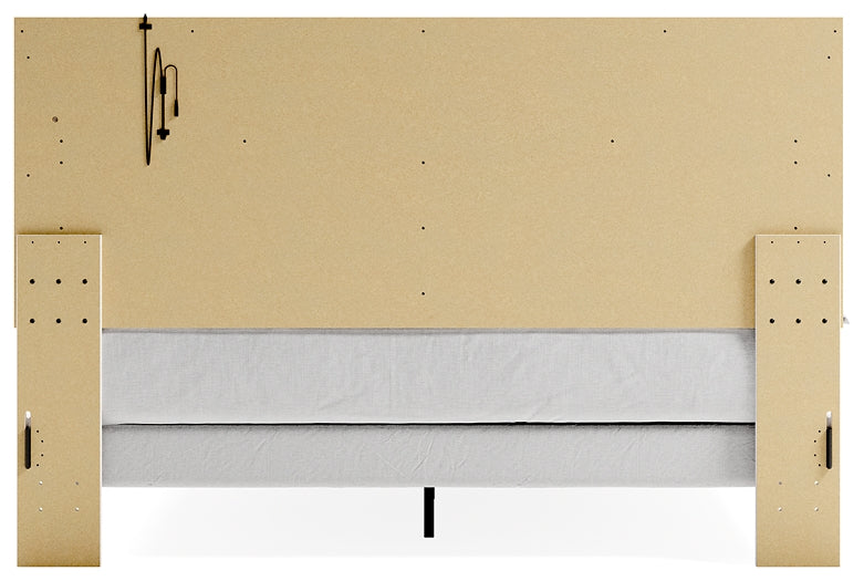 Altyra Panel Bed
