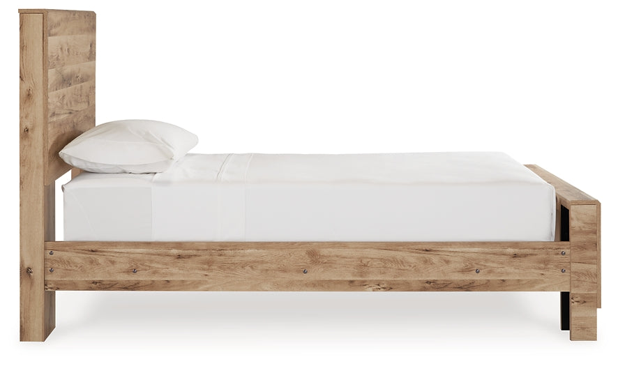 Hyanna Panel Bed