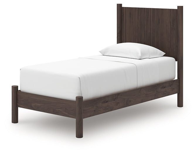 Pamytta Panel Platform Bed