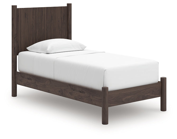 Pamytta Panel Platform Bed