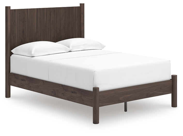 Pamytta Panel Platform Bed