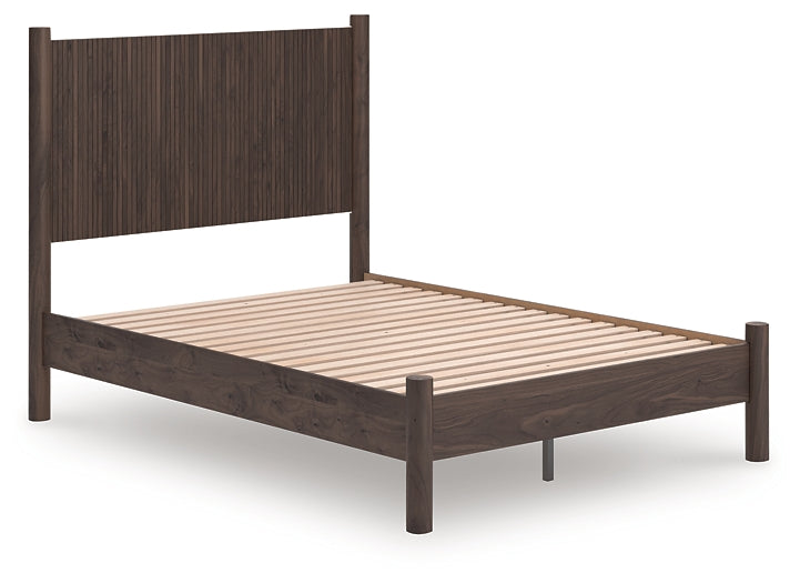 Pamytta Panel Platform Bed