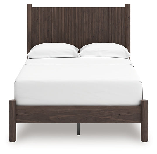 Pamytta Panel Platform Bed