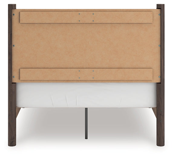 Pamytta Panel Platform Bed