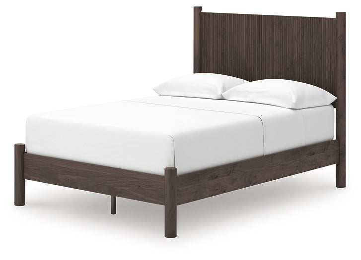 Pamytta Panel Platform Bed