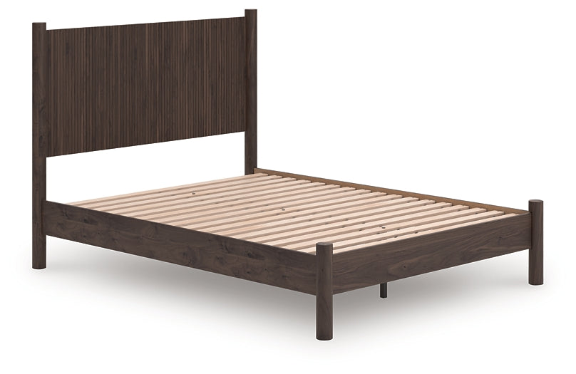 Pamytta Panel Platform Bed