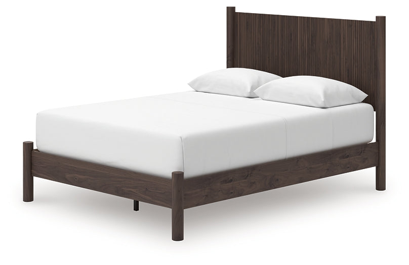 Pamytta Panel Platform Bed