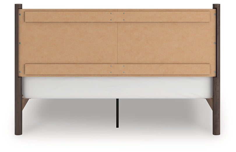 Pamytta Panel Platform Bed