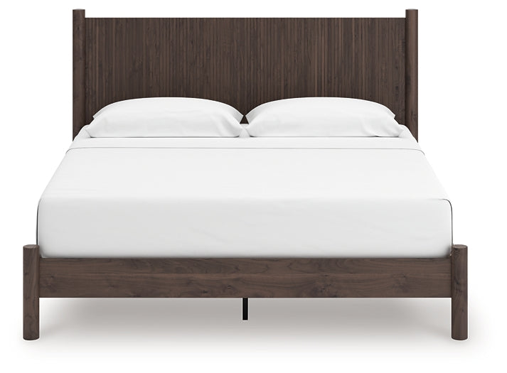 Pamytta Panel Platform Bed