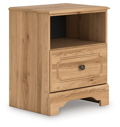 Aleaport King Panel Bed with Mirrored Dresser and Nightstand
