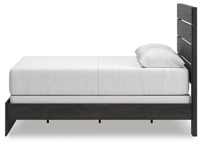 Hollivern Queen Panel Bed with Mirrored Dresser