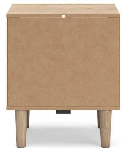 Cielden Full Panel Bed with Mirrored Dresser, Chest and Nightstand