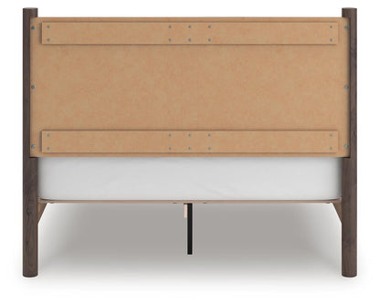 Pamytta Queen Panel Platform Bed, Dresser and Mirror
