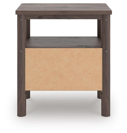 Pamytta King Panel Platform Bed, Dresser, Mirror and Nightstand