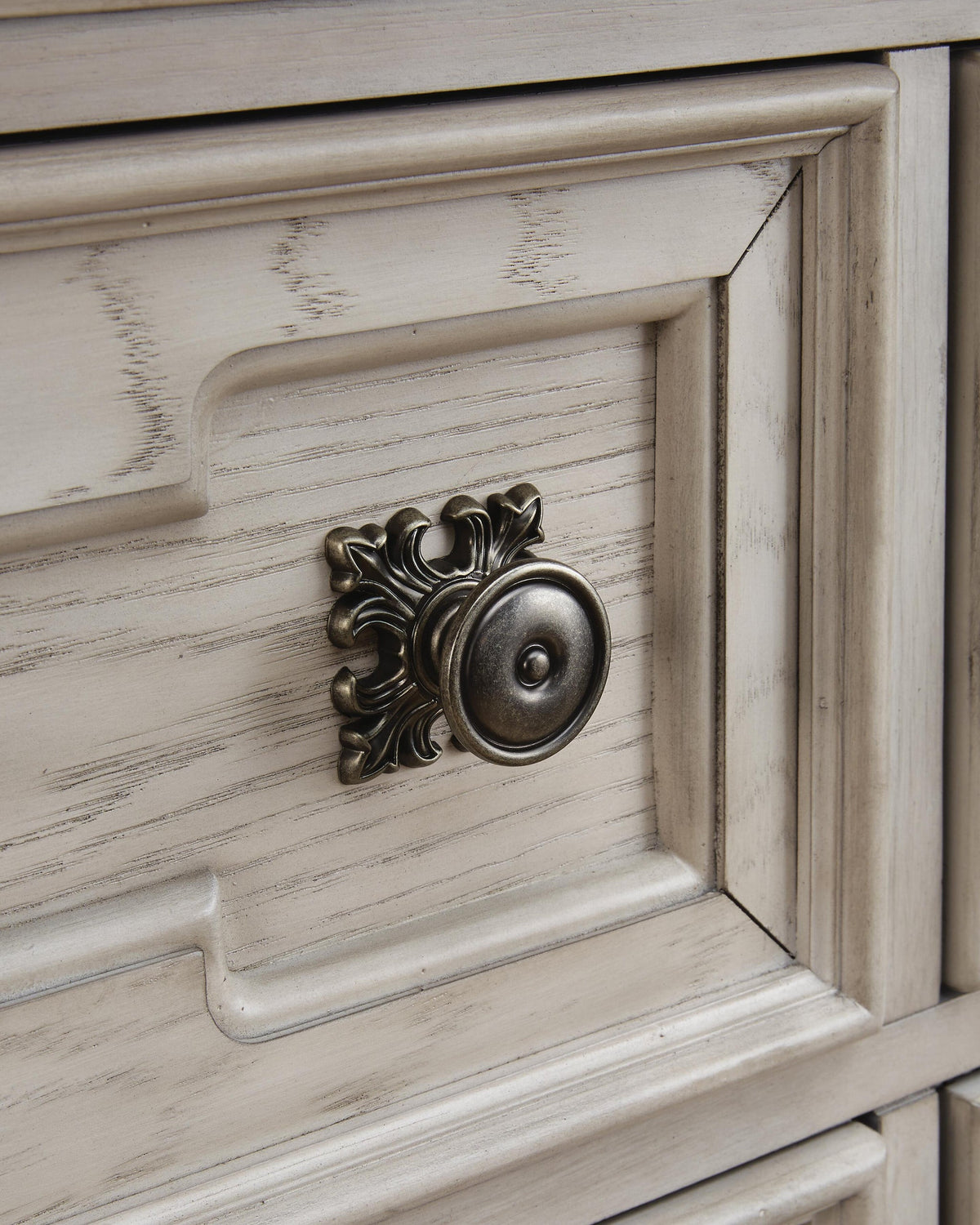 Bruchandi Dresser and Mirror